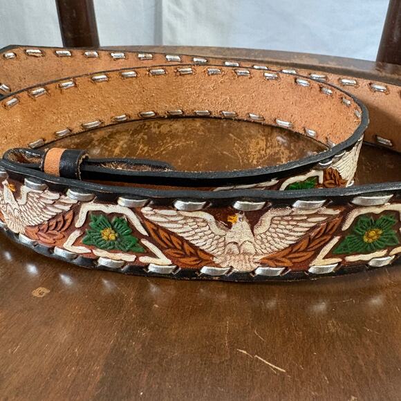 Vintage Leather Belt Eagle Floral Design Tooled Size 40 - Picture 1 of 4